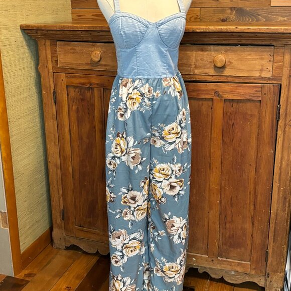 Pantsuit (Small) - Picture 1 of 4